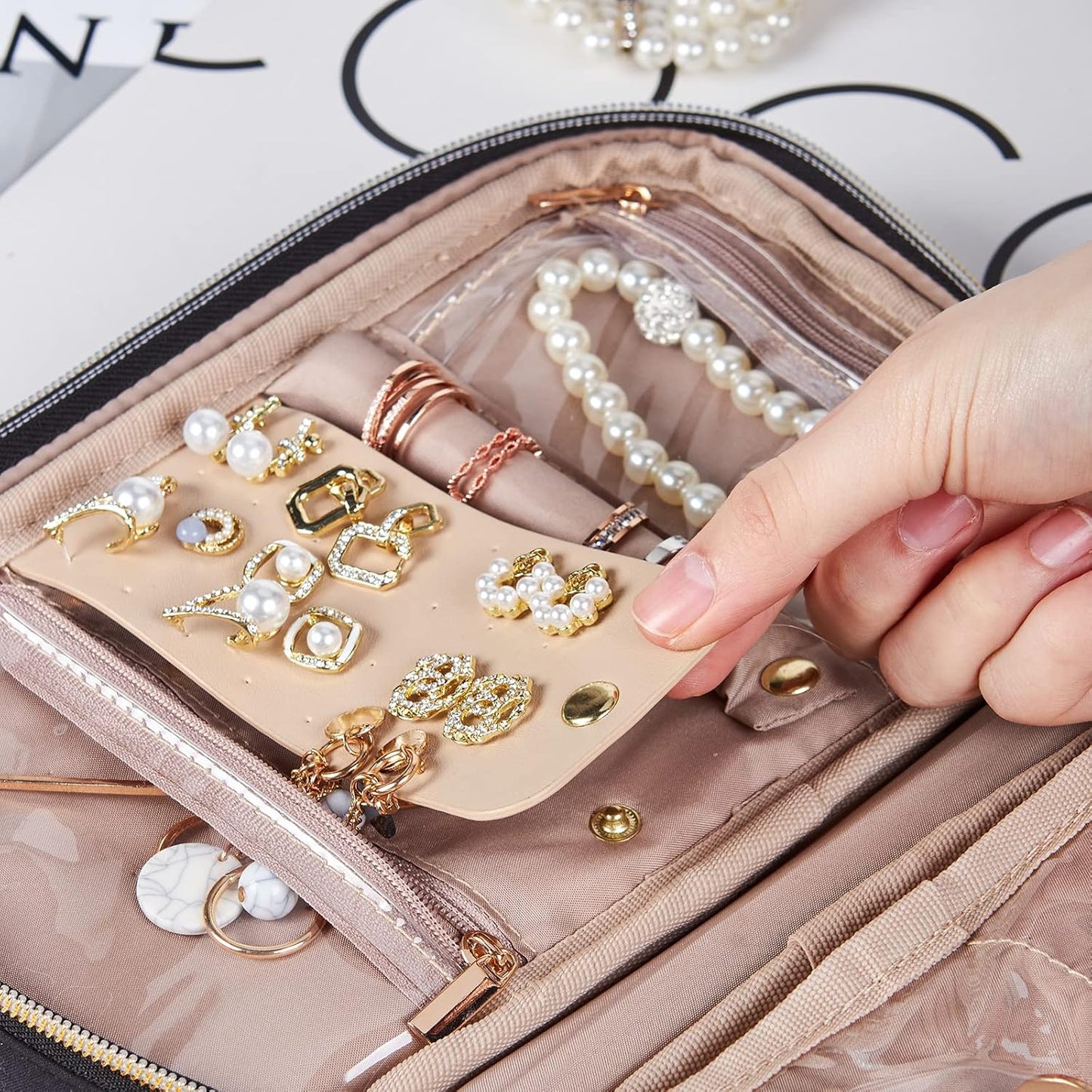 NISHEL Travel Jewelry Case, Holiday Organizer for Necklaces, Earrings, Rings, Bracelets, Watch, Black