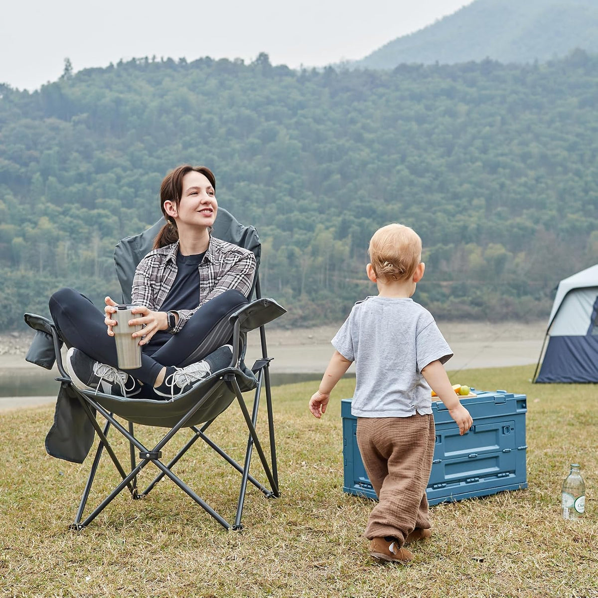 EVER ADVANCED Folding Camping Chair for Outside with High Back Padded Oversized Lawn Chairs Folding Lightweight Sturdy Steel Portable Outdoor Camp Chair for Adults