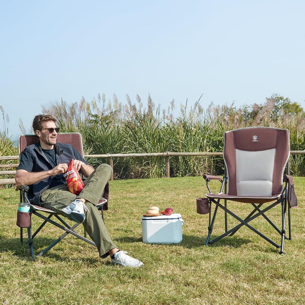 EVER ADVANCED Oversized Folding Camping Chair, for Adults Heavy Duty Lawn Chair with Side Pockets, Portable Collapsible Quad Chair for Outside, Support Up to 500lbs, Red